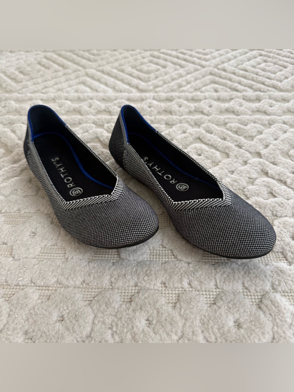 Rothy’s The Dailey Flat Black White Birdseye Knit Flats Blue Trim 8 Classic Work